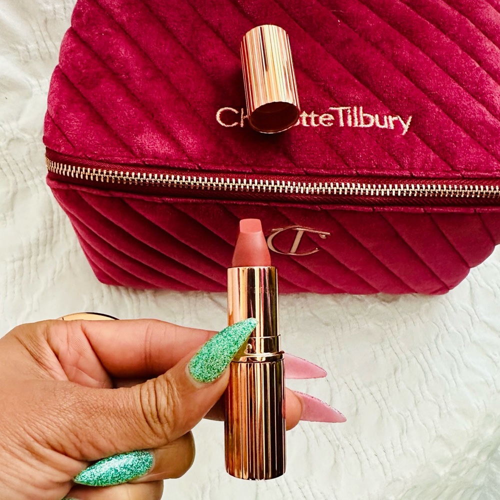 Charlotte Tilbury Full Size Universal Pink Pillow Talk Lipstick